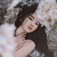 心跳触摸句子图片:世界浅薄,不合理