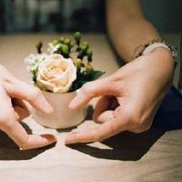 关于青年秘密爱的句子：秘密的爱是一种毒药