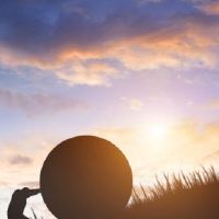 清明世界雨一直在谈论明明的节日。