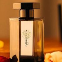 很唯美的香水好听文案 很好听的又很惊艳香水文案