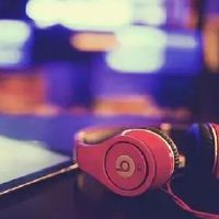 听伤感的歌发朋友圈的心情说说(精选49句)