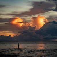 熬夜的朋友圈说说心情短语(精选42句)