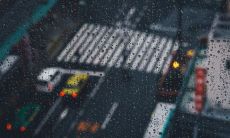 下雨天的搞笑心情说说 一直下雨的经典幽默说说短语