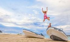 幼儿们玩的开心的句子