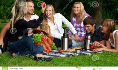 和朋友去玩开心的句子