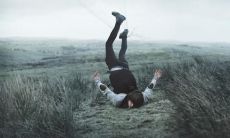 用文字娓娓道出内心煎熬的伤感句子，描绘心碎心痛的深邃情感体验