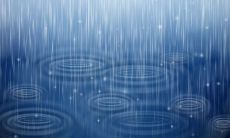 在雨天里回忆过往，让心情疲惫不堪的句子