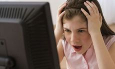 因失去车辆而感到疑惑、困扰和不安的令人心烦的话语