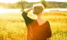 浓情蜜意,胶漆般坚固的情侣签名,见证爱情的不朽时光