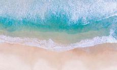 庆祝中华人民共和国建国七十一周年的热烈氛围下,人们纷纷高兴地欢聚一堂,共度令人难忘的国庆佳节