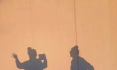 如何通过短信向领导表达问候之情？