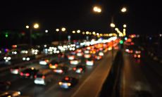 在深夜时分发表朋友圈句子的建议及原因