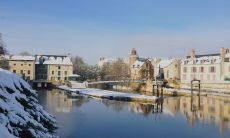 这座城市不断降温的趋势引发大量讨论和感慨的社交媒体帖子