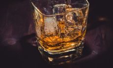 浅析在宴会场合中用于劝酒的慣用客套话及其意涵