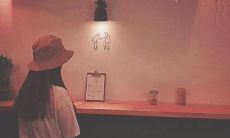 挥之不去、深深扎入心底的痛楚——让人不禁再三思念的句子