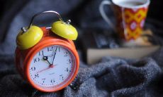 如何用简短的气候问候短信有效地与朋友沟通?