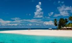 当男友发高烧时，应该怎样发送问候短信以表达关心之情？