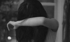 探讨怎样构建关于对某人失望的长句,如何用语言表达情感并精准传达意思?