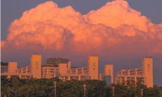 温柔婉约的文字表达:探寻夕阳落幕的美妙,倾听自然之声所呈现的温暖景象