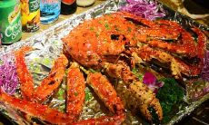 享受美味海鲜带来的滋味与口感,如同沉浸在浓郁鲜美的海洋世界中,让人陶醉不已!