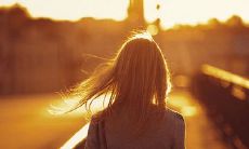 用努力奋斗来激励自己坚持前行的励志说说