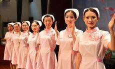 祝福语:向我们勤劳无私的护士长致敬,为他们的辛勤付出献上感恩之心