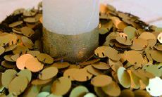 如何在没有联系的情况下，通过发送问候短信，让天蝎男和双鱼女之间保持联系？