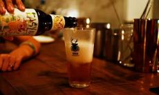 喝酒时搭配的能撕心裂肺、感伤至极的句子大合集