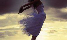 情绪沮丧、忧伤心情的痛苦，闷闷不乐的心情低谷下所表达出的伤感句子