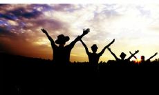 探寻美丽回忆的唯美句子：回首过去，怀念时光的妙语佳句