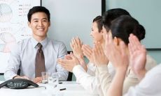 五个可供参考的自我介绍样板:在面试中成功展示自己的技能与特点