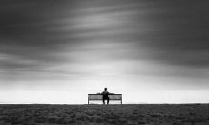 绝望和失望交织的满怀爱意的个人感受：深感失望的心态下表达对爱的人的愤怒和悲伤的句子