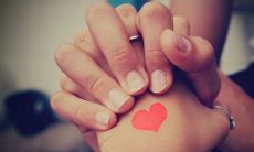 从爱情的细节之中,汲取具有永恒价值的情诗词句