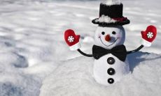 带你穿越白雪纷飞的冬日，感受雪景下凝结的真情实感——十款让你心动不已的雪天走心文案！