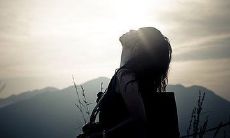 如果你退缩不前，那么即便道路艰险也将无法克服