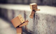 真正的朋友不一定需要始终如一地黏在一起,他们之间的纽带更多基于内心情感的互通和信任