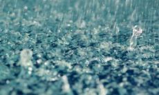 无论是清晨的细雨,还是午后的暴雨,下雨总是让人感到心旷神怡的美好时刻——关于下雨的令人感慨的句子