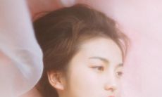 男人心灵撕裂的痛苦：用句子为其表达出深邃的悲痛之情