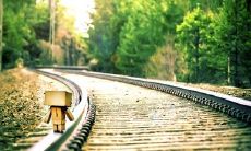 失望之情难以排遣：措词严厉的描述单位不尽如人意的情感表达