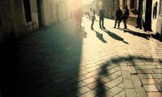 生命中不可或缺的财富——磨难所铸就的深厚友情