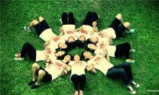 经过十年时间的考验,我们的友情依旧保持不变