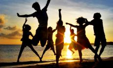 一百多句关于岁月的有趣、感人、深刻句子排排坐，岁月流淌，我们一起领会内涵！