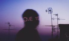 无端涌现的忧伤句子：突然袭来的情感波动