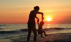 尽心尽力孝敬父母、心存感恩谢恩人的精神，令我们铭记在心并成为不可替代的一部分