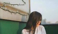 列举面对失望的闺蜜时的悲伤、愤怒和困惑所产生的令人痛心痛苦的句子