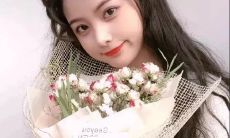 2022年新年第一条微博：寄语新年，祝全球人民身体健康、万事如意、团圆幸福，祈愿世界和平、环境保护，展望未来，共同创造美好明天！