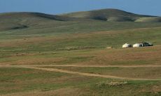 精美的诗句描绘草原的壮观景象：感受自然美景所带来的极致愉悦心情