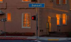 爆发情绪，令心灵破碎的简单句子：探讨情感表达的力量与局限