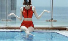 以“牛”为主题的2021新年祝福语句：祝愿您在这新“牛”年里，喜迎好运、迎接财富，不断磨练耐力、紧握拳头，踏着坚实的步伐向着成功和幸福的终点稳步前行！