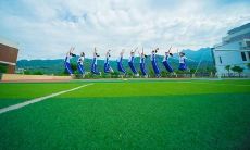 献上最诚挚的祝福:愿你们毕业后充满幸福喜悦,前程似锦,人生得意须尽欢!